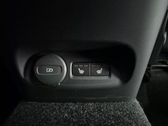 Volvo XC40 Recharge Twin 82kWh Plus AWD (408 ps) - KEYLESS ENTRY - PARK ASS