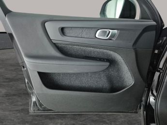 Volvo XC40 Recharge Twin 82kWh Plus AWD (408 ps) - KEYLESS ENTRY - PARK ASS