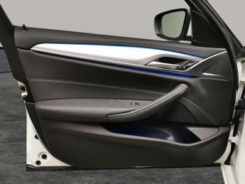 BMW 5 Series 2.0 530e 12kWh SE Plug-in Steptronic (292 ps) - PARK ASSIST - LE