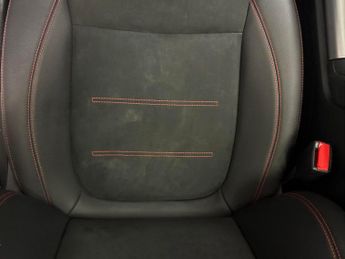 Mercedes-Benz EQA EQA 250+ 70.5kWh AMG Line (Premium) (190 ps) - NAV - HEATED LEAT