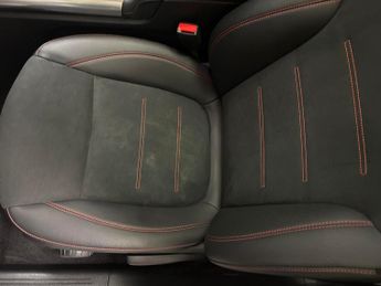Mercedes-Benz EQA EQA 250+ 70.5kWh AMG Line (Premium) (190 ps) - NAV - HEATED LEAT