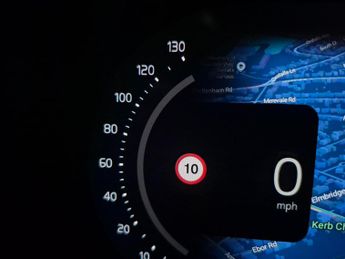 Volvo XC40 Recharge Twin 82kWh Plus AWD (408 ps) - KEYLESS ENTRY - PARK ASS