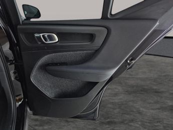 Volvo XC40 Recharge Twin 82kWh Plus AWD (408 ps) - KEYLESS ENTRY - PARK ASS