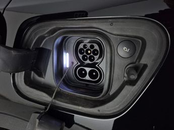 Volvo XC40 Recharge Twin 82kWh Plus AWD (408 ps) - KEYLESS ENTRY - PARK ASS