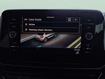 Volkswagen T-Roc 1.5 TSI Style Design DSG (150 ps) - ACTIVE LANE ASSIST - KEYLESS