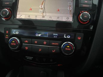Nissan Qashqai 1.3 DIG-T N-Connecta DCT (160 ps) - NAV - LANE DEPARTURE  - BLUE