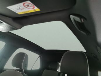 Volkswagen ID.3 Pro Performance 58kWh Family (204 ps) - LED - HEATED SEATS - NAV
