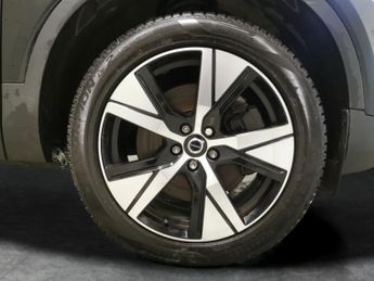 Volvo XC40 1.5h T4 Recharge 10.7kWh R-Design Plug-in (211 ps) - PARK ASSIST