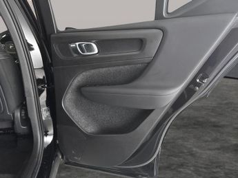 Volvo XC40 Recharge 69kWh Core (231 ps) - PARK ASSIST - LED - NAV