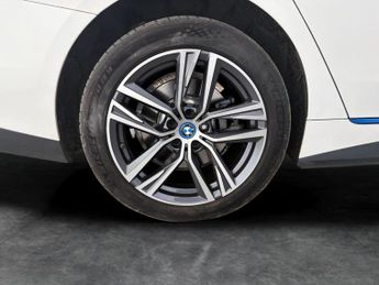 BMW i4 40 83.9kWh Sport Gran Coupe eDrive (340 ps) - REVERSE CAM - HEAT
