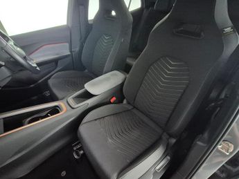 Cupra Born 58kWh V2 (204 ps) - HEATED SEATS - NAV - HEATED STEERING