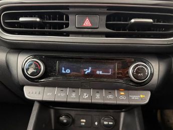 Hyundai Kona 1.6 h-GDi Premium DCT (141 ps) - HEATED SEATS - HEATED STEERING