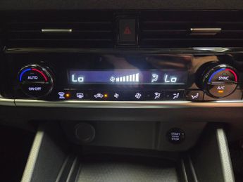 Nissan Qashqai 1.3 DIG-T MHEV Acenta Premium XTRON (158 ps) - BLIND SPOT ASSIST