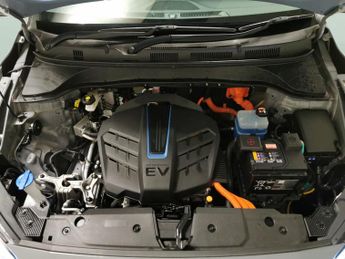 Hyundai Kona 64kWh Premium (10.5kW Charger) (204 ps) - HEATED SEATS - HEATED 
