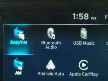Hyundai Kona 64kWh Premium (10.5kW Charger) (204 ps) - KEYLESS ENTRY - LED - 