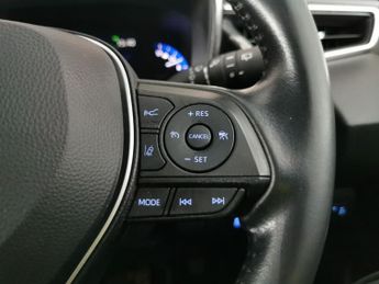 Toyota Corolla 1.8 VVT-h Icon Touring Sports CVT (140 ps) - LANE DEPARTURE ALER