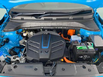 Hyundai Kona 64kWh Premium (10.5kW Charger) (204 ps) - HEATED SEATS - HEATED 