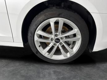 Audi A3 1.4 TFSIe 40 Sport Sportback Plug-in S Tronic 13kWh (204 ps) - L