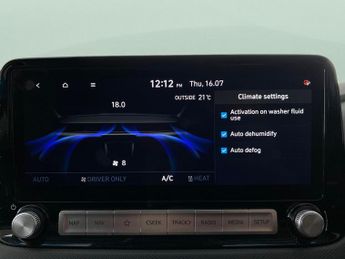 Hyundai Kona 64kWh Premium (10.5kW Charger) (204 ps) - HEATED SEATS - HEATED 