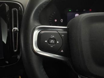 Volvo XC40 Recharge 69kWh Core (231 ps) - PARK ASSIST - LED - NAV