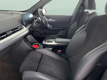 BMW iX1 30 66.5kWh M Sport xDrive (11kW Charger) (313 ps) - BLACK ROOF R