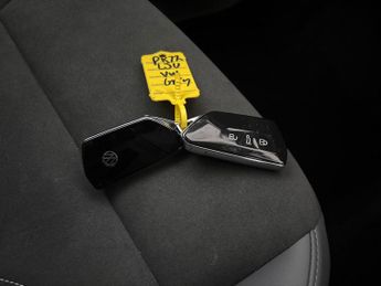 Volkswagen ID.4 Pro 77kWh Life (174 ps) - PARK ASSIST - LED - REVERSE CAM