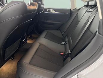 BMW i4 40 83.9kWh Sport Gran Coupe eDrive (340 ps) - CARPLAY - PARK ASS