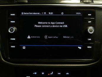 Volkswagen Tiguan 1.5 TSI Life DSG (150 ps) APPLE CARPLAY - SAT NAV - PARK SENSORS