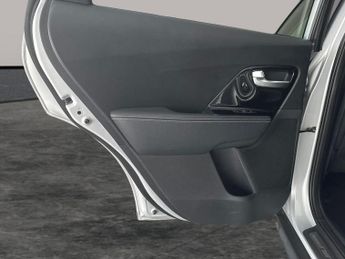 Kia Niro 64kWh 4+ (201 bhp) - NAV - HEATED STEERING - BLIND SPOT ASSIST