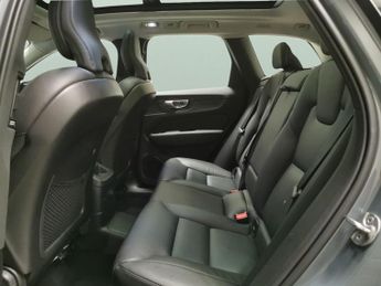 Volvo XC60 2.0h T6 Recharge 18.8kWh Plus Plug-in AWD (350 ps) - ADAPT CRUIS
