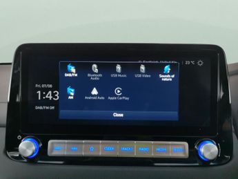Hyundai Kona 64kWh Premium (10.5kW Charger) (204 ps) - REVERSE CAM - NAV - HE