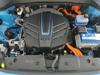 Hyundai Kona 64kWh Premium (10.5kW Charger) (204 ps) - REVERSE CAM - NAV - HE
