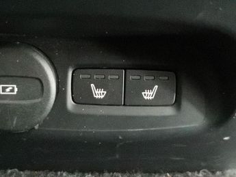 Volvo XC40 Recharge 69kWh Plus (231 ps) - LED - HEATED STEERING - DRIVER AS