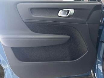 Volvo C40 Recharge 69kWh Plus (231 ps) - CARPLAY - ACTIVE LANE ASSIST - KE