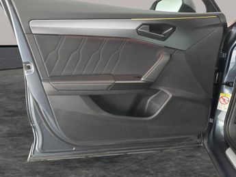 Cupra Formentor 1.4 eHybrid 12.8kWh V2 Plug-in DSG (204 ps) - LED - REVERSE CAM 
