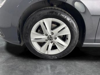 Volkswagen Golf 1.5 eTSI MHEV Life DSG (150 ps) - BLUETOOTH - DIGITAL DASH - PAR