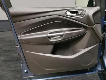 Ford Kuga 2.0 TDCi ST-Line X Powershift AWD (180 ps) - DRIVER MEMORY SEAT