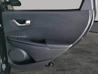 Hyundai Kona 64kWh Premium (10.5kW Charger) (204 ps) - KEYLESS ENTRY - LED - 