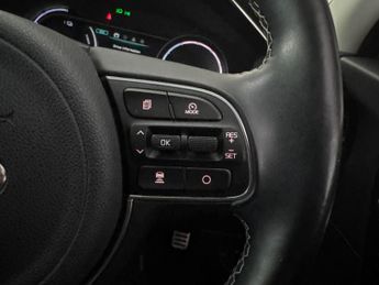 Kia Niro 64kWh 4+ (201 bhp) - NAV - HEATED STEERING - BLIND SPOT ASSIST