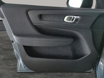 Volvo XC40 Recharge 69kWh Plus (231 ps) - LED - HEATED STEERING - DRIVER AS