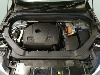 Volvo XC60 2.0h T6 Recharge 18.8kWh Plus Plug-in AWD (350 ps) - ADAPT CRUIS