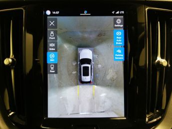 Volvo XC60 2.0h T6 Recharge 18.8kWh Plus Plug-in AWD (350 ps) - ADAPT CRUIS