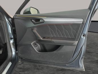 Cupra Formentor 1.4 eHybrid 12.8kWh V2 Plug-in DSG (204 ps) - LED - REVERSE CAM 