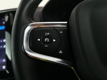 Volvo XC40 Recharge 69kWh Plus (231 ps) - LED - HEATED STEERING - DRIVER AS