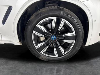 BMW iX3 80kWh M Sport (286 ps) - PARK ASSIST - REVERSE CAM - LEATHER