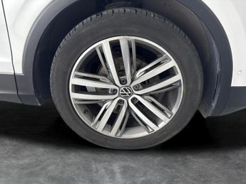 Volkswagen Tiguan 1.5 TSI Elegance DSG (150 ps) - ACTIVE LANE ASSIST - KEYLESS ENT