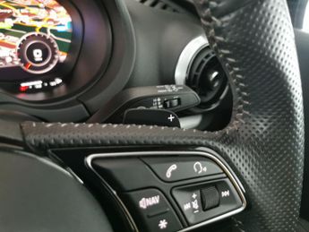 Audi A3 1.5 TFSI CoD 35 Black Edition Sportback S Tronic (150 ps) - DAB 
