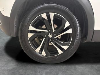 Peugeot E-2008 50kWh GT (7kW Charger) (136 ps) - LED - REVERSE CAM - NAV