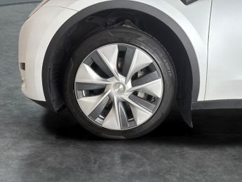 Tesla Model Y SUV RWD (346 ps) - HEATED STEERING - WIFI - BLIND SPOT ASSIST