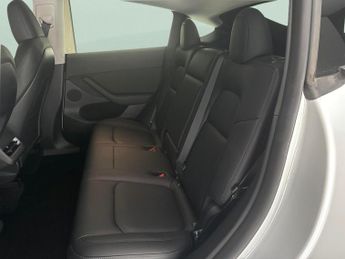 Tesla Model Y SUV RWD (346 ps) - HEATED STEERING - WIFI - BLIND SPOT ASSIST
